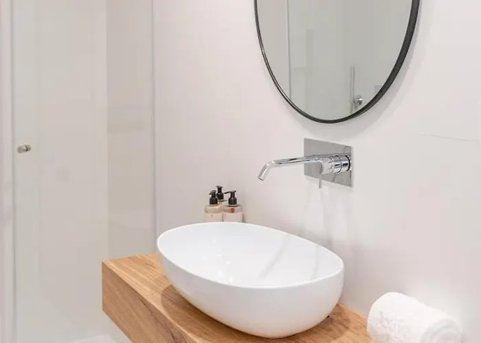 Lighthouse View By Portugal Active Pensionat